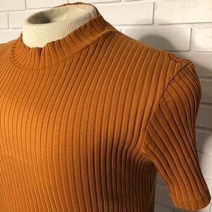 Men’s Muscle Fit Ribbed Tee